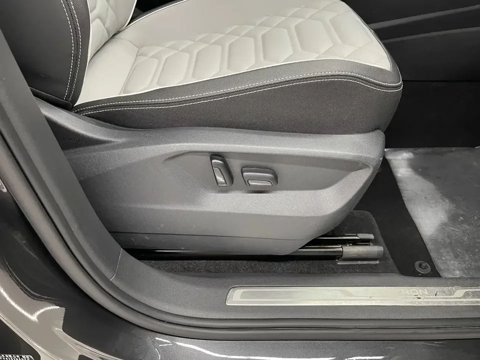 Volkswagen Tayron Tanyue 2023 280TSI 2WD Luxury Plus Advanced Edition 2023 — thumbnail 3