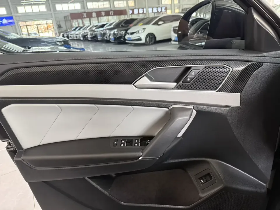 Volkswagen Tayron Tanyue 2023 280TSI 2WD Luxury Plus Advanced Edition 2023 — thumbnail 4