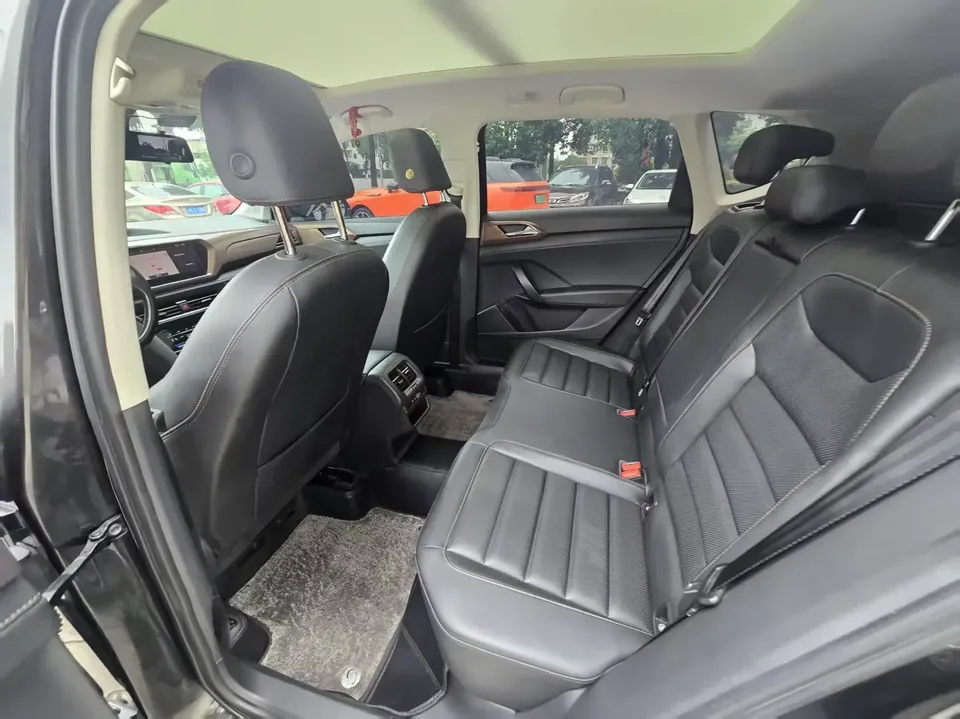 Volkswagen Tharu tuyue 2022 280TSI 2WD Flagship Edition 2023 — thumbnail 4