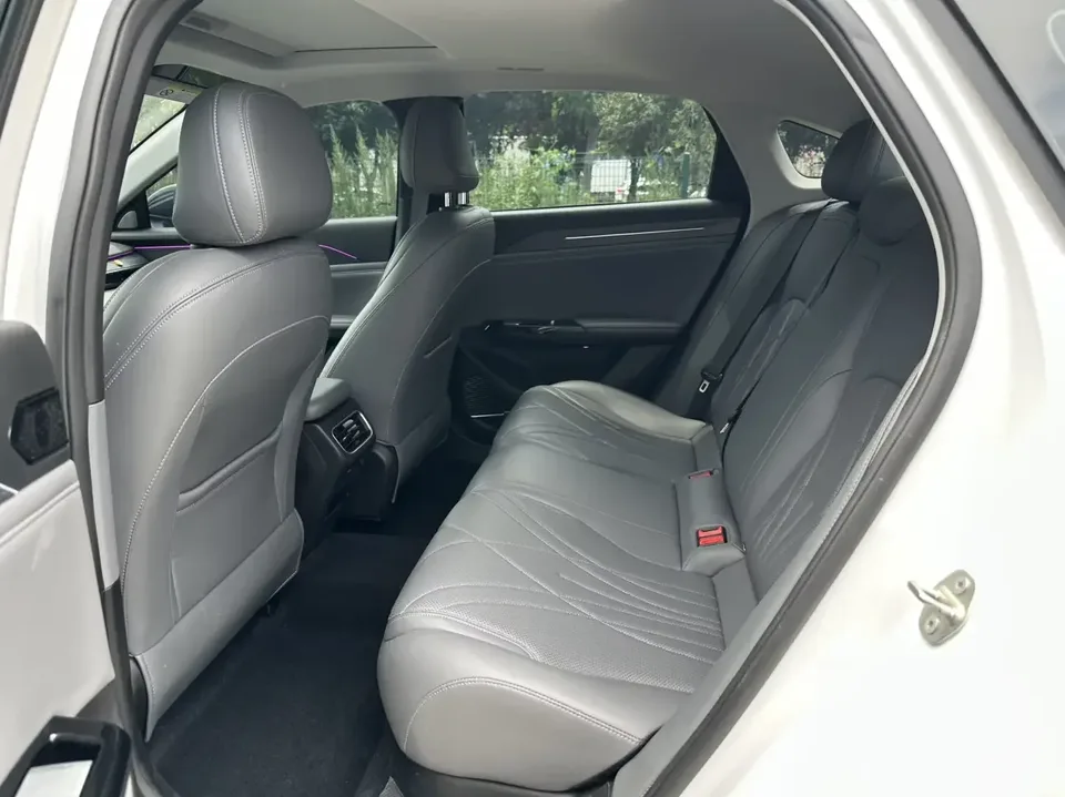 Geely Galaxy L6 Galaxy L6 2025 1.5 EM-i DHT 140KM Exploration+ Edition 2025 — thumbnail 5