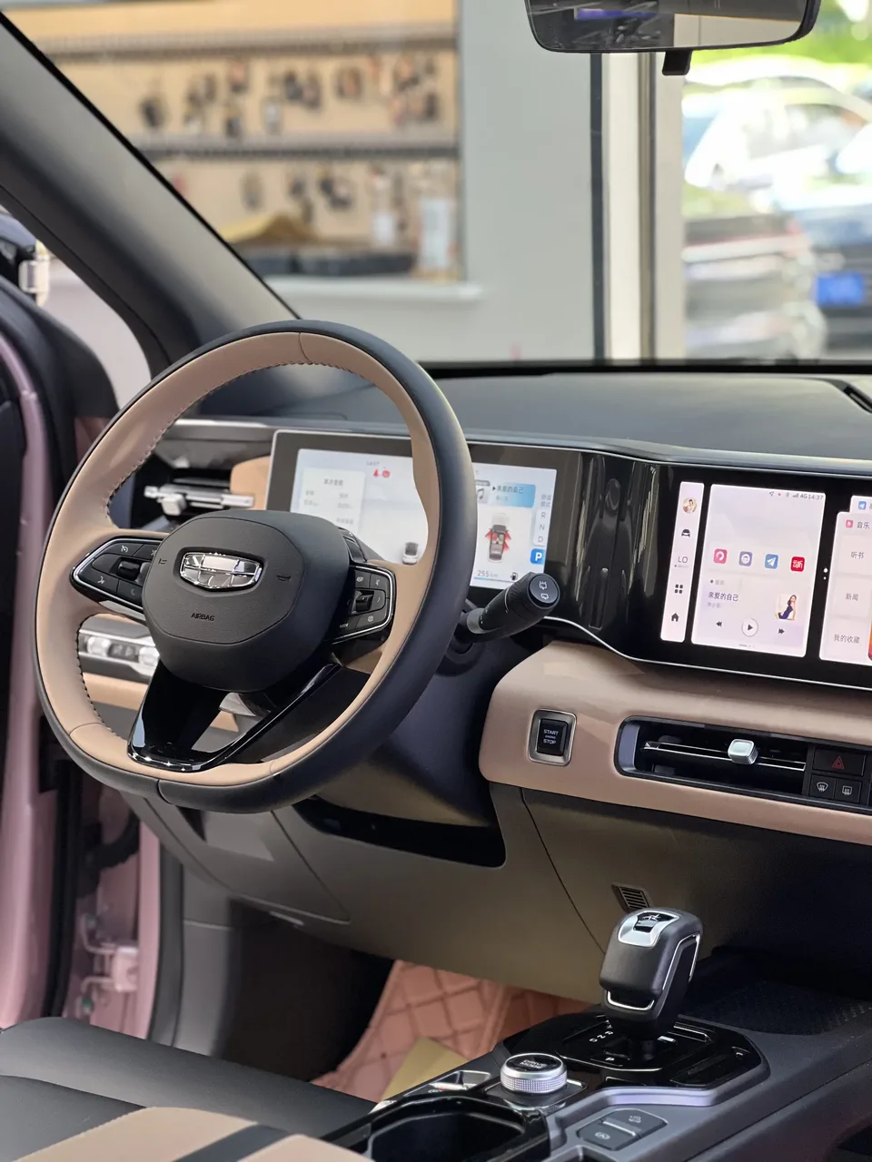 Geely ICON Geely ICON 2023 1.5TD Chocolate Edition 2023 — thumbnail 3