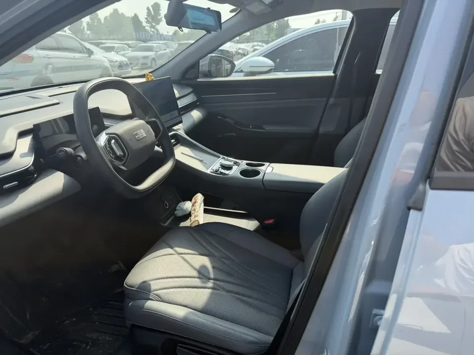 Geely Galaxy L6 Galaxy L6 2025 1.5 EM-i DHT 140KM Starship Edition 2026 — thumbnail 5