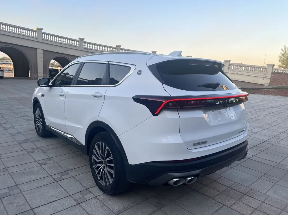 Jetour Jietu X70 PLUS Jietu X70 PLUS 2023 1.5T DCT Brave PLUS 5-seater 2023 — thumbnail 2