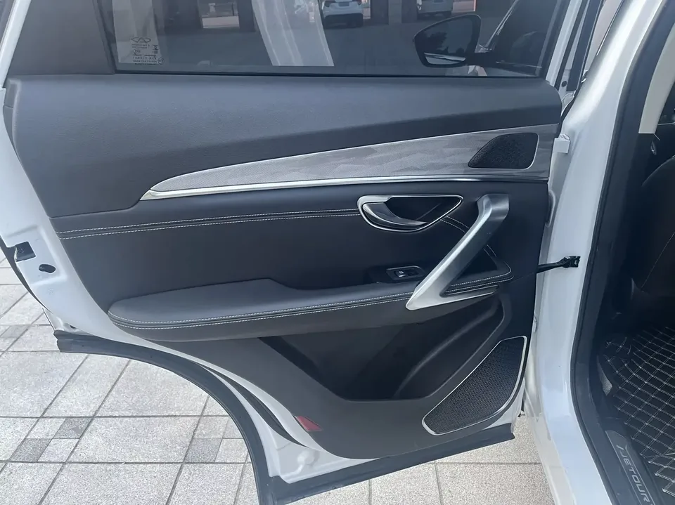 Jetour Jietu X70 PLUS Jietu X70 PLUS 2023 1.5T DCT Brave PLUS 5-seater 2023 — thumbnail 3