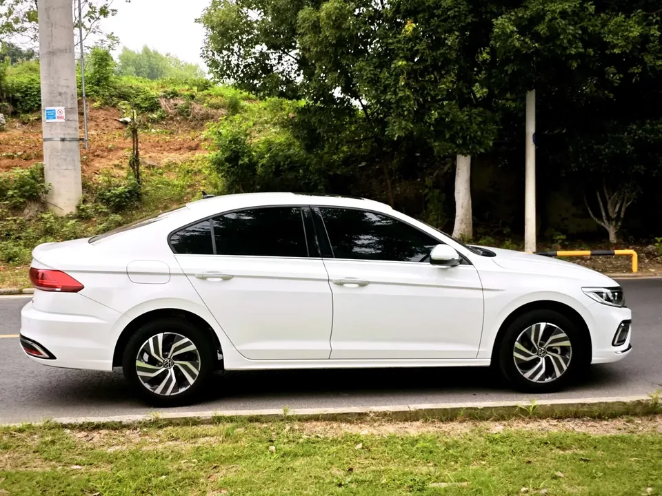 Volkswagen Bora Bora 2023 200TSI DSG Joy Edition 2023 — thumbnail 5