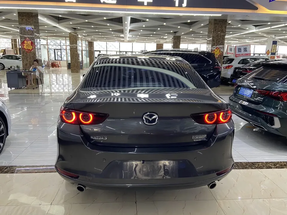 Mazda Axela Mazda3 Angkesela 2023 2.0L Automatic Premium Edition 2023 — thumbnail 2