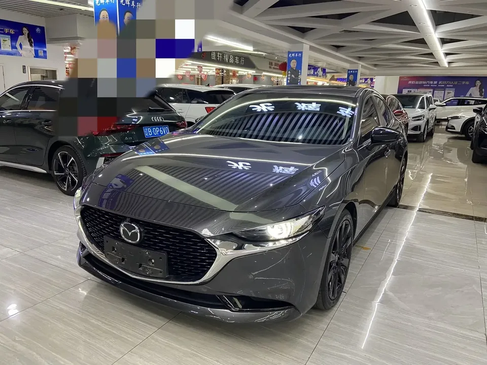 Mazda Axela Mazda3 Angkesela 2023 2.0L Automatic Premium Edition 2023 — photo 1, buy with delivery to Moscow
