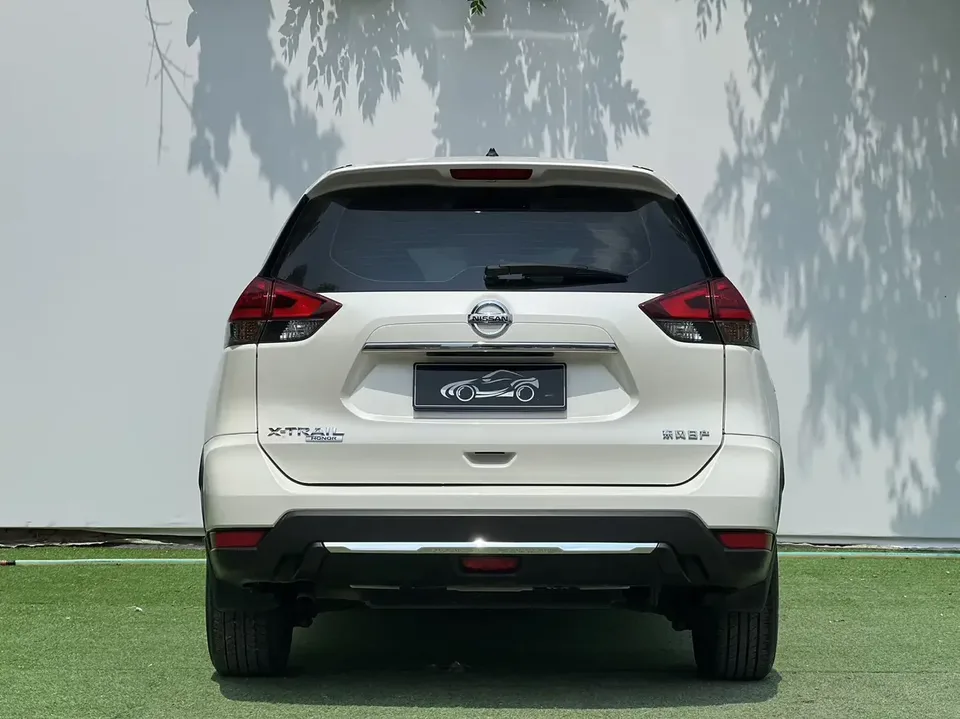 Nissan X-Trail Qijun 2023 Classic Edition 2.0L 2WD Smart Link Premium Edition 2023 — thumbnail 2