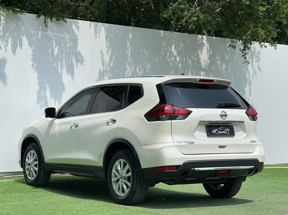 Nissan X-Trail Qijun 2023 Classic Edition 2.0L 2WD Smart Link Premium Edition 2023 — thumbnail 4