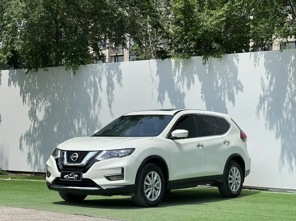 Nissan X-Trail Qijun 2023 Classic Edition 2.0L 2WD Smart Link Premium Edition 2023 — photo 1, buy with delivery to Moscow