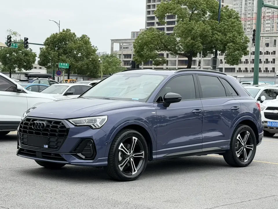 Audi Q3 Audi Q3 2022 35 TFSI Stylish Dynamic 2022 — photo 1, buy with delivery to Moscow