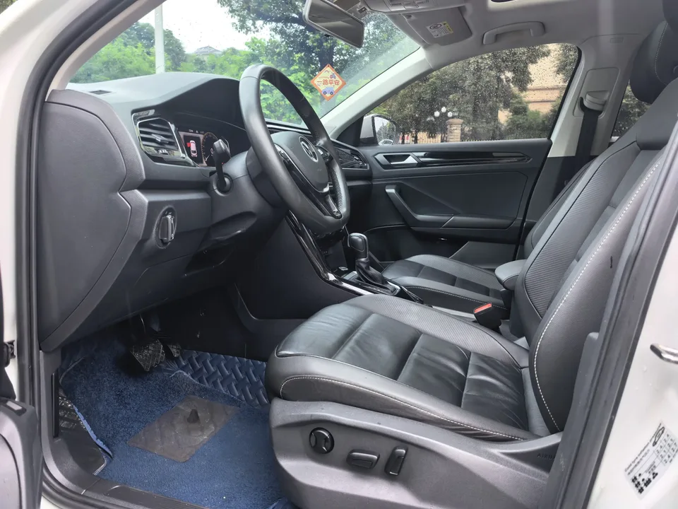 Volkswagen T-Roc TANG 2022 280TSI DSG 2WD Comfort PLUS 2022 — thumbnail 4