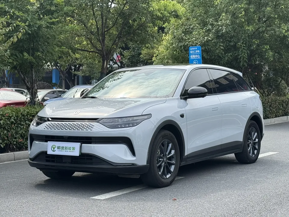 Leapmotor Zero running C11 Zero running C11 2023 Extended Range 180 Comfort Edition 2023 — photo 1, buy with delivery to Moscow