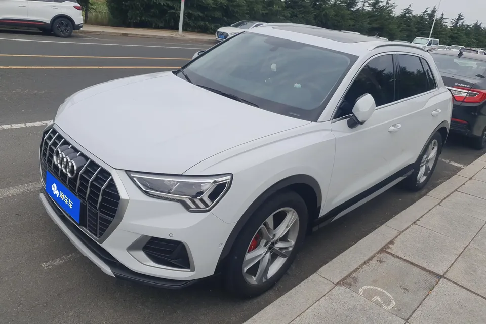 Audi Q3 Audi Q3 2022 35 TFSI Stylish and Elegant 2023 — photo 1, buy with delivery to Moscow