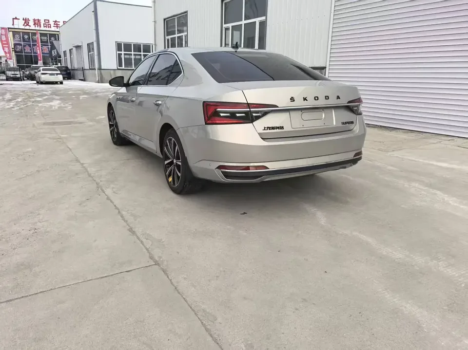 Skoda Superb Speedy 2023 Modified TSI280 DSG Premium Edition 2023 — thumbnail 2