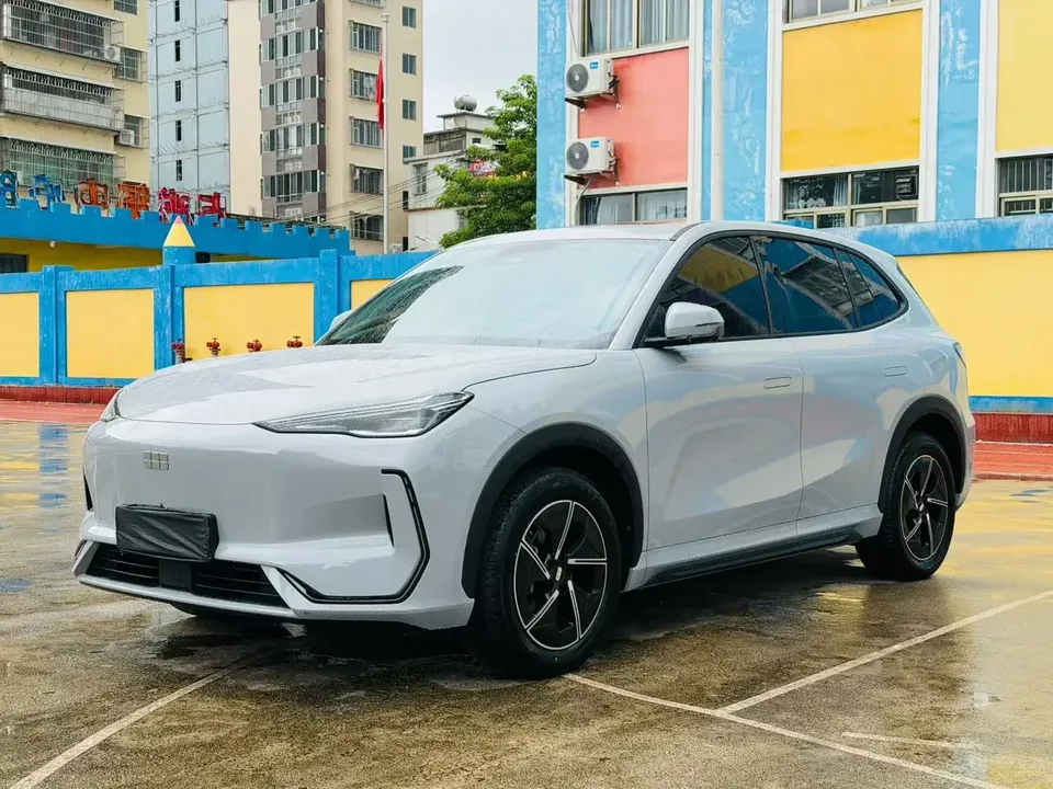 Geely Galaxy E5 Galaxy E5 2024 440km Explorer Edition 2024 — photo 1, buy with delivery to Moscow
