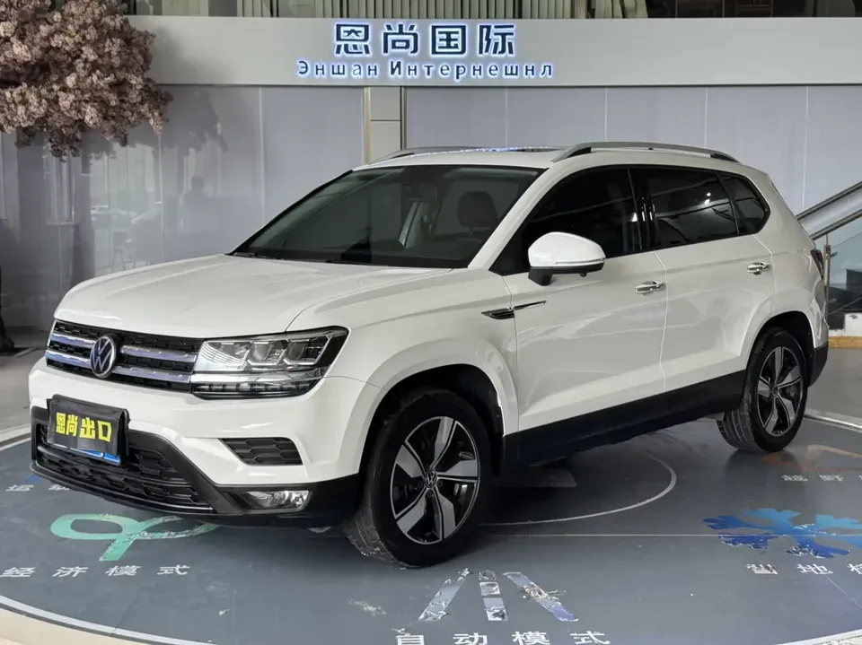 Volkswagen Tharu tuyue 2022 280TSI 2WD Deluxe Edition 2022 — photo 1, buy with delivery to Moscow