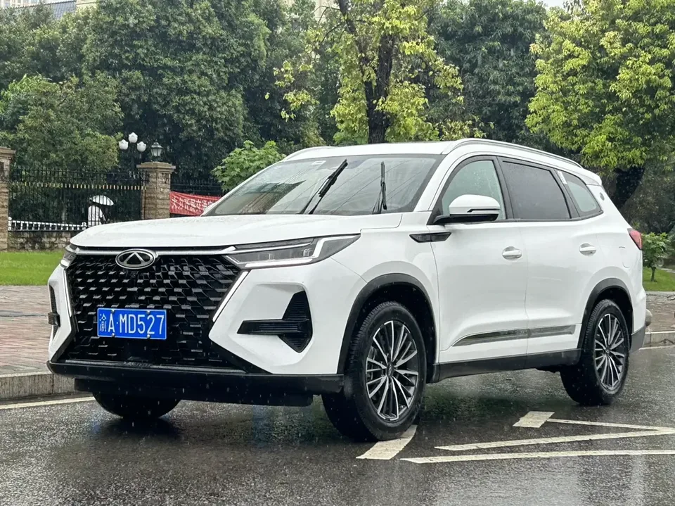 Chery Tiggo 8 Pro Tiggo 8 PRO 2025 290T 2WD Deluxe Edition 2025 — photo 1, buy with delivery to Moscow