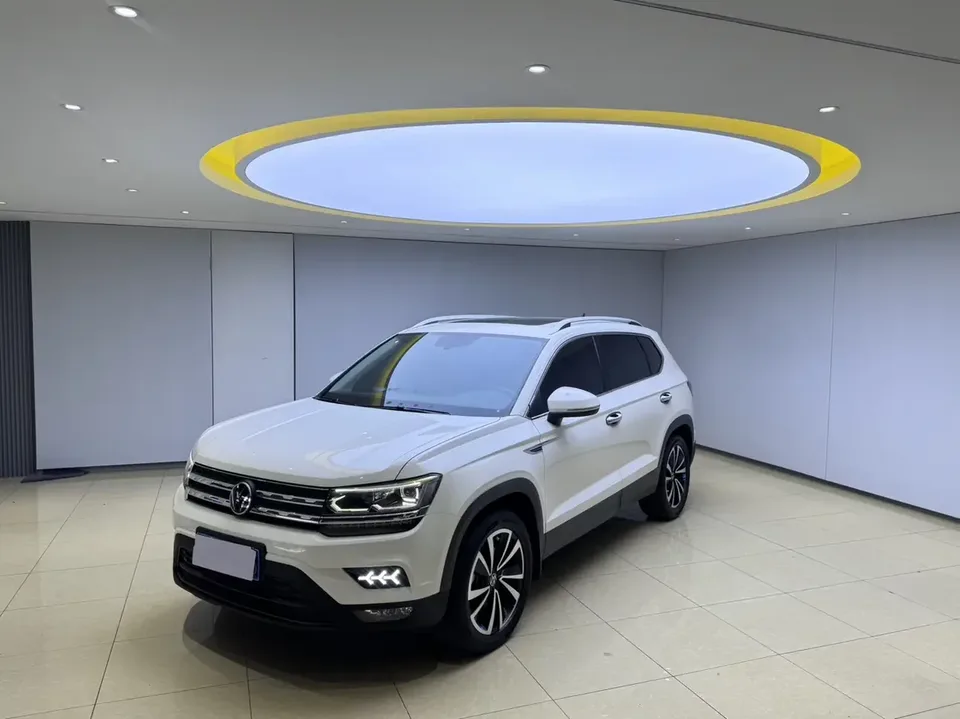 Volkswagen Tharu tuyue 2022 280TSI 2WD Deluxe Edition 2022 — фото 1, купить с доставкой в Москву