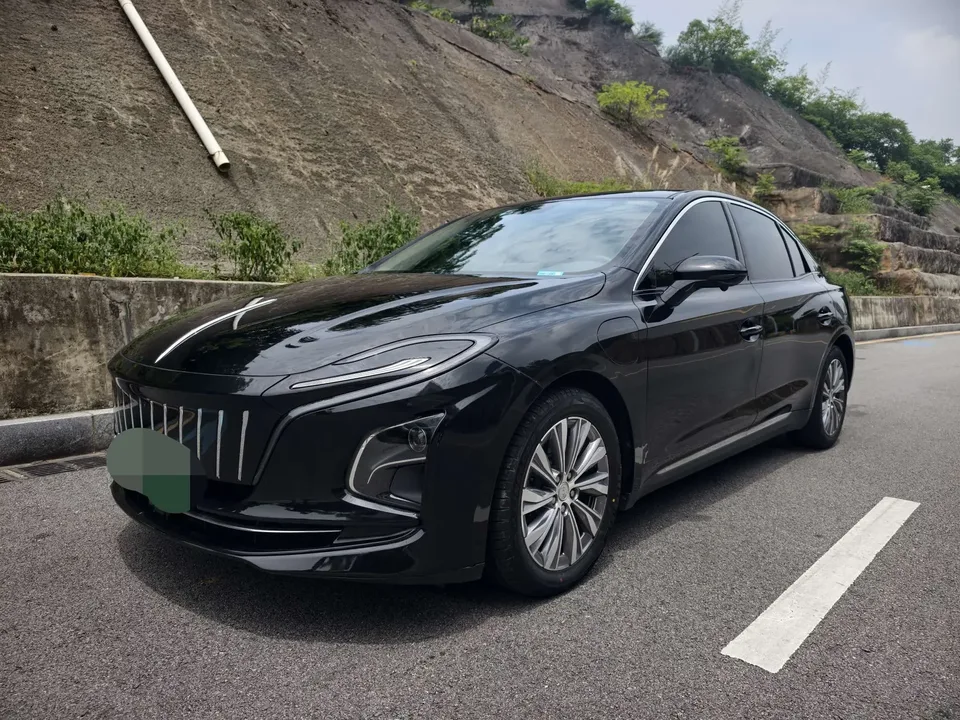 Hongqi E-QM5 Hongqi E-QM5 2023 620KM PLUS 2023 — photo 1, buy with delivery to Moscow