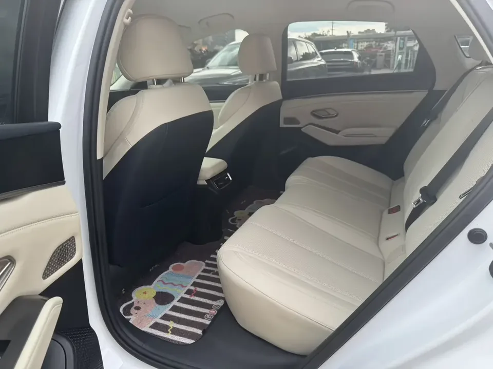 BYD Qin L DM Qin L DM 2025 DM-i 80KM Intelligent Driving Edition 2024 — thumbnail 3