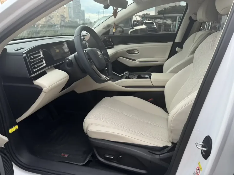 BYD Qin L DM Qin L DM 2025 DM-i 80KM Intelligent Driving Edition 2024 — thumbnail 5
