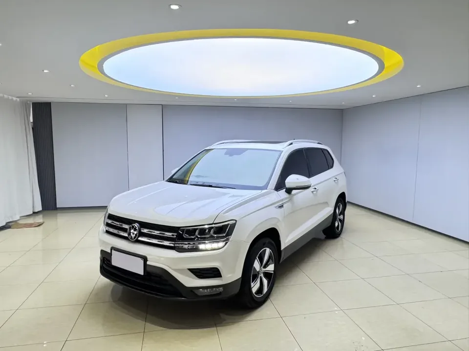 Volkswagen Tharu tuyue 2022 280TSI 2WD Deluxe Edition 2022 — photo 1, buy with delivery to Moscow
