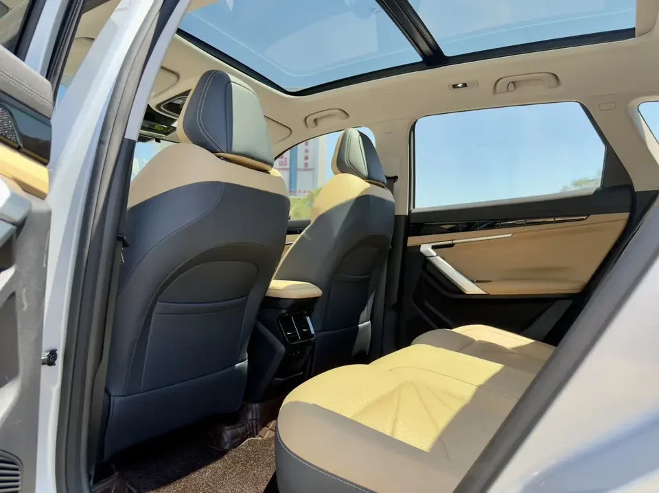 Geely Atlas L Boyue L 2023 1.5TD DCT Premium 2023 — thumbnail 3