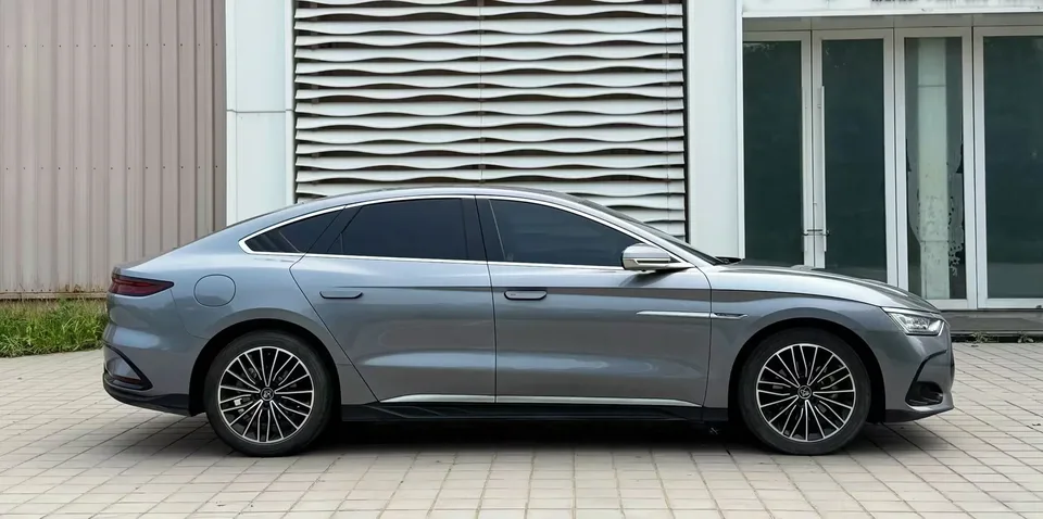 BYD Han DM Chinese DM 2022 DM-i 121KM Premium 2022 — thumbnail 2