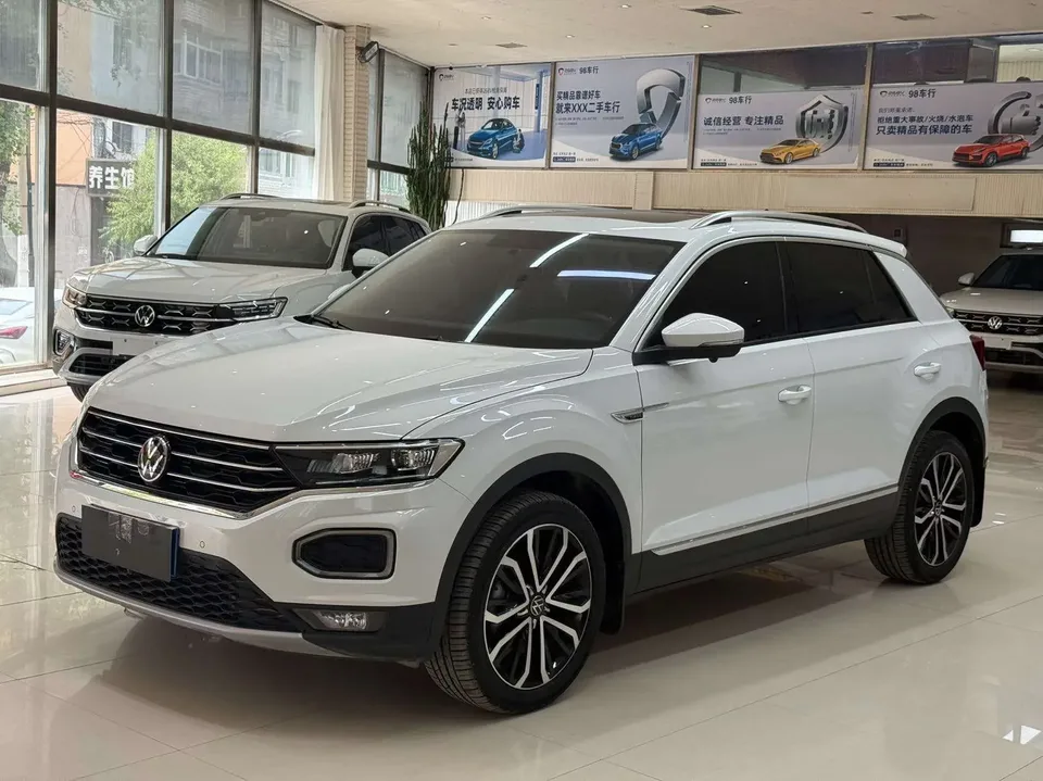 Volkswagen T-Roc TANG 2022 280TSI DSG 2WD Comfort PLUS 2023 — photo 1, buy with delivery to Moscow
