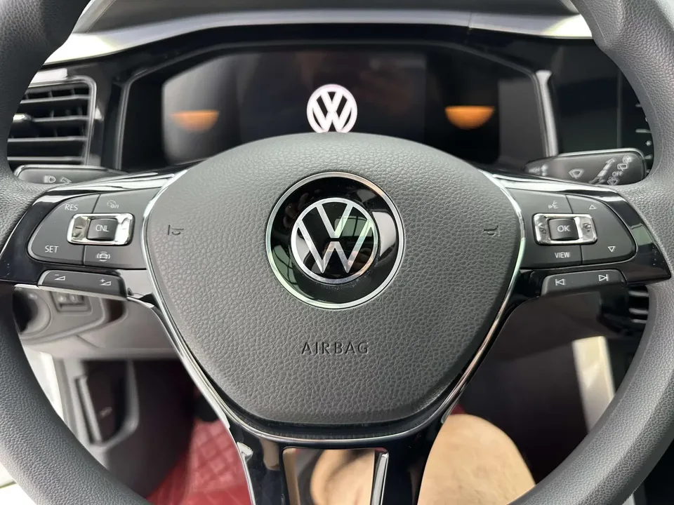 Volkswagen Polo Polo 2023 Plus 1.5L Automatic Colorful Technology Edition 2023 — thumbnail 4