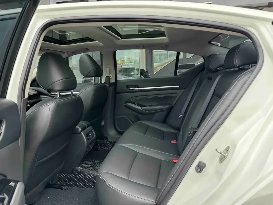 Nissan Altima Sound of nature 2021 2.0L XL Comfort Edition 2022 — thumbnail 3
