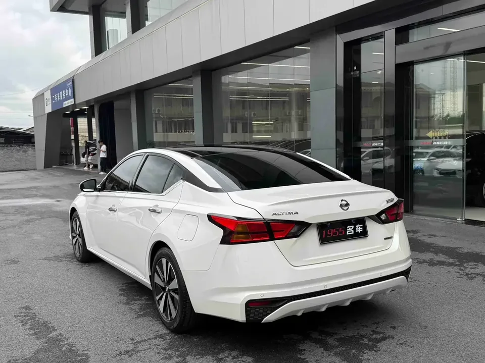 Nissan Altima Sound of nature 2021 2.0L XL Comfort Edition 2022 — thumbnail 4