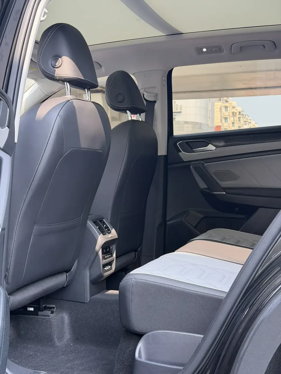 Volkswagen Tayron Tanyue 2023 280TSI 2WD Luxury Plus Advanced Edition 2023 — thumbnail 3