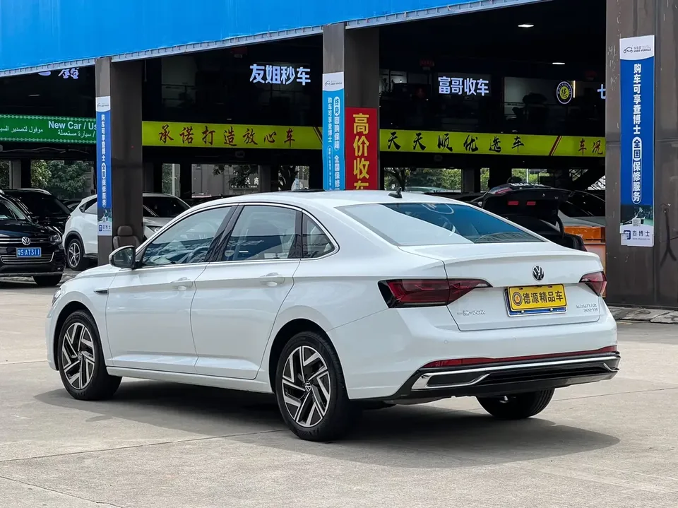 Volkswagen Sagitar Sagitar 2024 300TSI DSG Beyond Edition 2025 — thumbnail 2