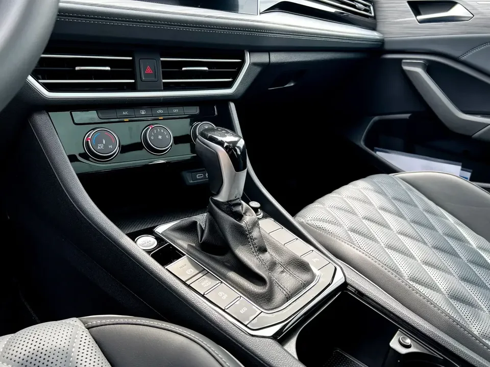 Volkswagen Sagitar Sagitar 2024 300TSI DSG Beyond Edition 2025 — thumbnail 4