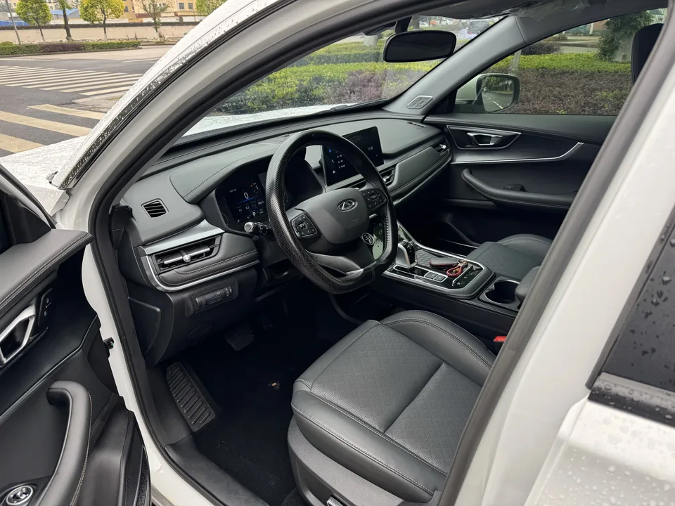 Chery Tiggo 8 Tiggo 8 2025 Excellence Edition 230TCI Automatic Deluxe Edition 2024 — thumbnail 3