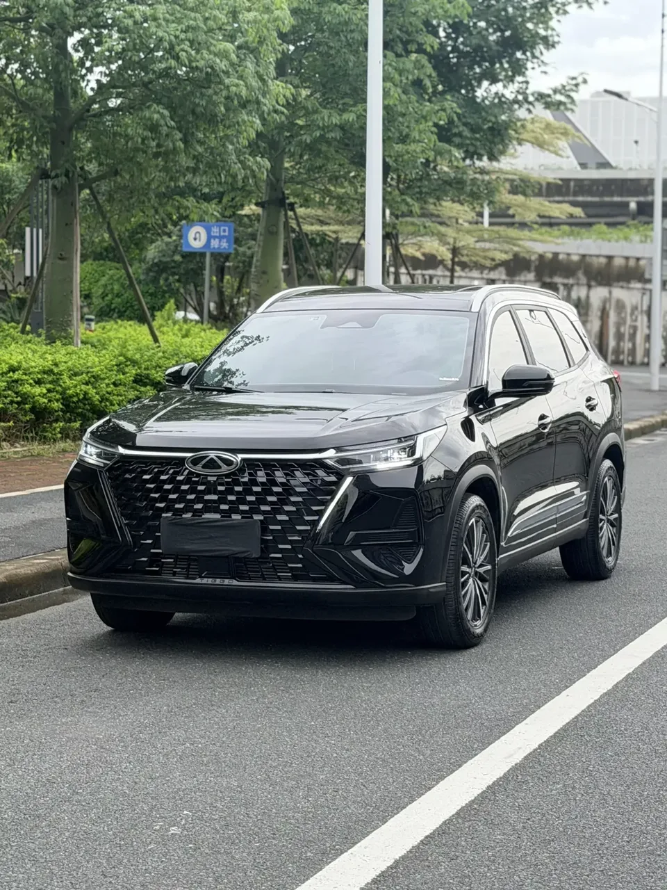 Chery Tiggo 8 Pro Tiggo 8 PRO 2025 290T 2WD Deluxe Edition 2025 — photo 1, buy with delivery to Moscow