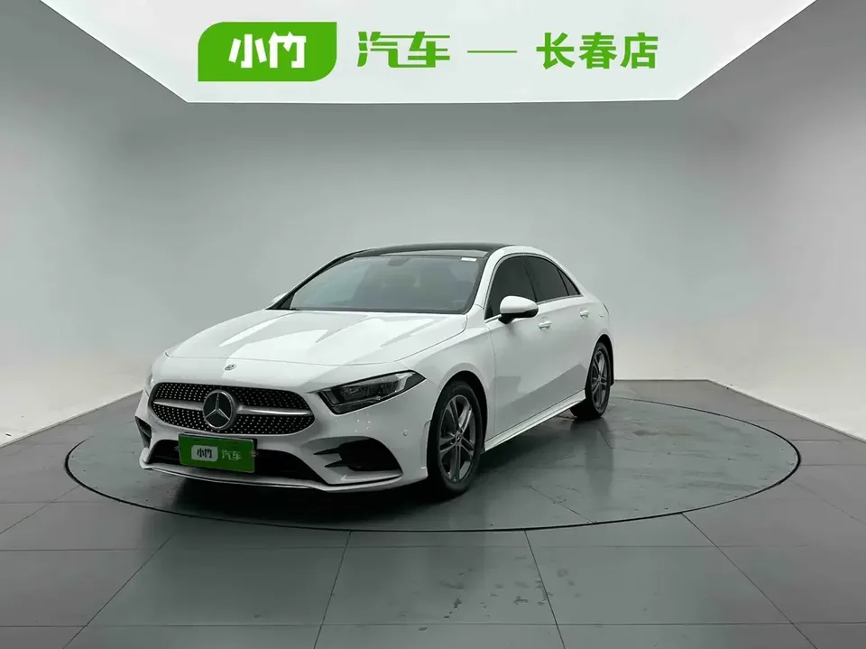 Mercedes-Benz Klasa A Mercedes Benz A Class 2022 A 180 L Sports Sedan 2022 — photo 1, buy with delivery to Moscow