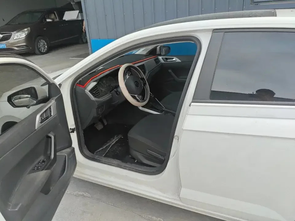 Volkswagen Polo Polo 2021 Plus 1.5L Automatic Panoramic Enjoyment Edition 2023 — thumbnail 3