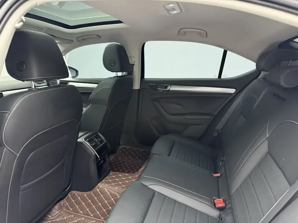 Skoda Superb Speedy 2024 TSI280 DSG Premium Edition 2024 — thumbnail 4