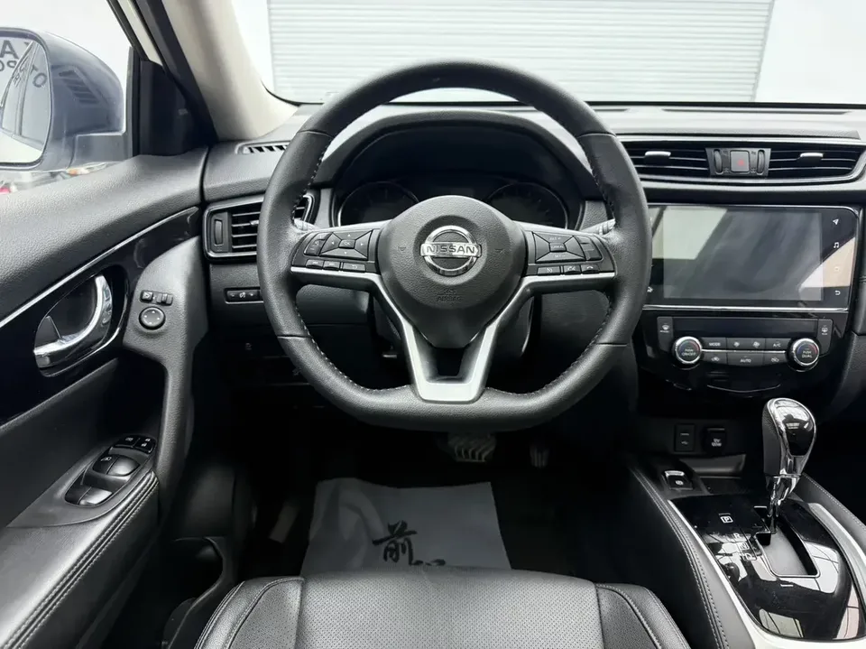 Nissan X-Trail Qijun 2022 2.0L 2WD Smart Connection Comfort Edition 2022 — thumbnail 4