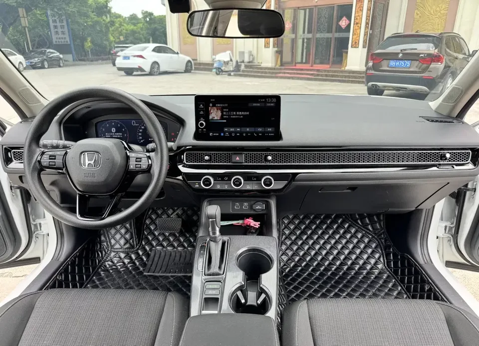 Honda CIVIC Civic 2022 240TURBO CVT Dynamic C-position Special Edition 2024 — thumbnail 3
