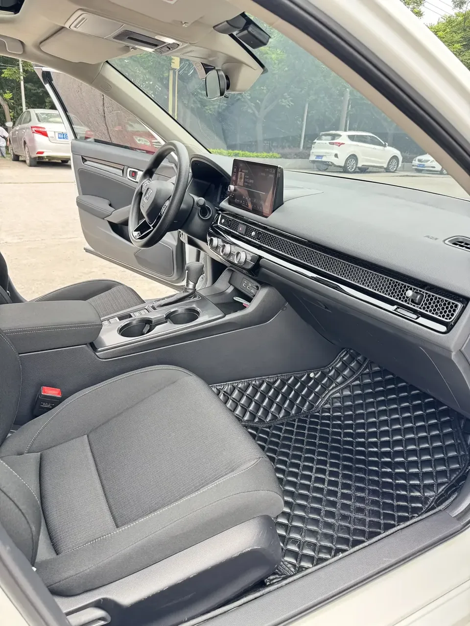 Honda CIVIC Civic 2022 240TURBO CVT Dynamic C-position Special Edition 2024 — thumbnail 5