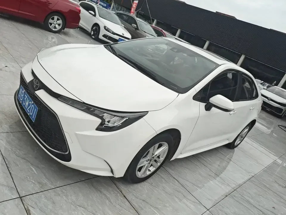 Toyota Levin Lei Ling 2022 185T CVT Deluxe Edition 2022 — photo 1, buy with delivery to Moscow