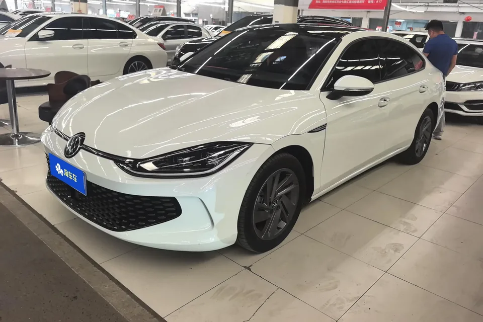 Volkswagen Lamando Lingdu 2024 Lingdu L 280TSI DSG Hot Edition 2024 — photo 1, buy with delivery to Moscow