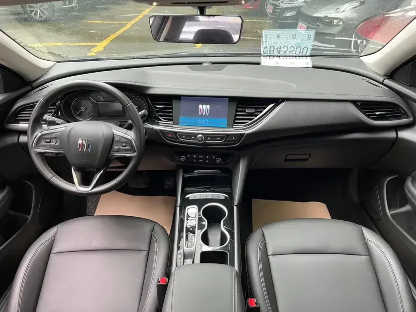 Buick Majesty Majesty 2023 552T Smart 2025 — thumbnail 3