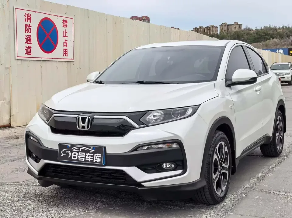 Honda WR-V HondaXR-V 2022 1.5L CVT Obsidian Edition 2022 — photo 1, buy with delivery to Moscow