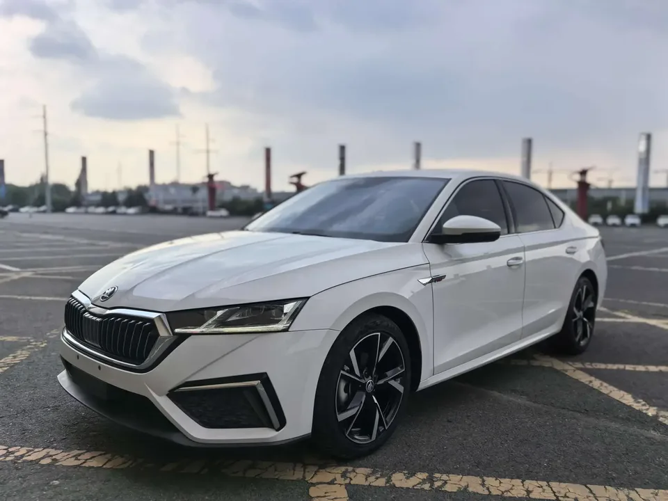 Skoda Octavia Octavia 2022 PRO TSI280 DSG Premium Edition 2022 — photo 1, buy with delivery to Moscow