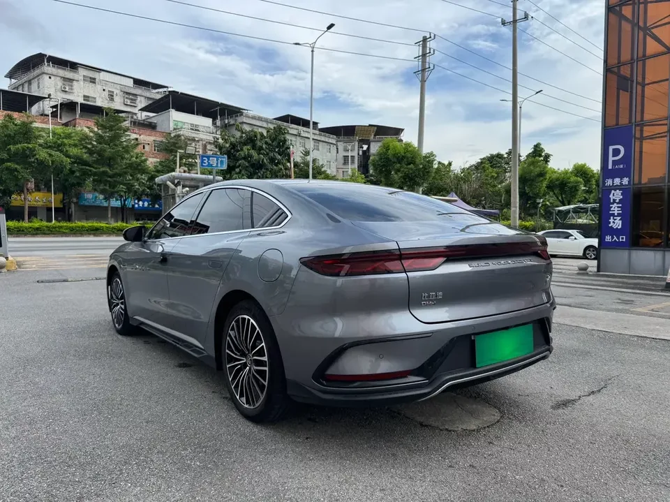 BYD Han DM Chinese DM 2022 DM-i 121KM Premium 2022 — thumbnail 2